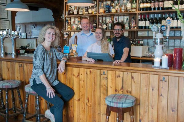 Queens-Head-Pub-Chiswick-W4