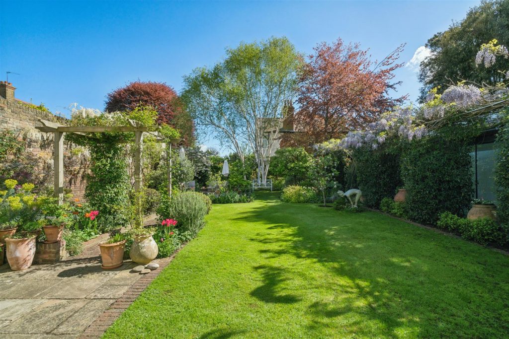 Whitman & Co, Chiswick Real Estate, Chiswick Property, Chiswick Homes For Sale, Chiswick Homes To Rent, Chiswick Commercial Property